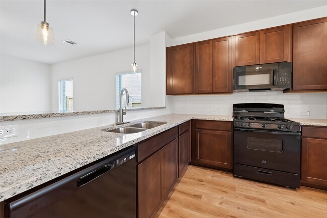 Photo - 4506 Blue Mountain Laurel St