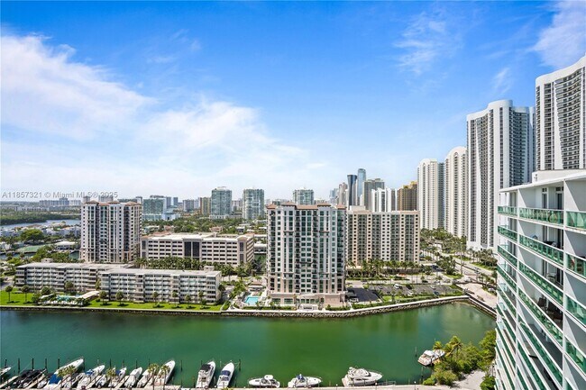 Building Photo - 100 Bayview Dr Unit PH31 Rental