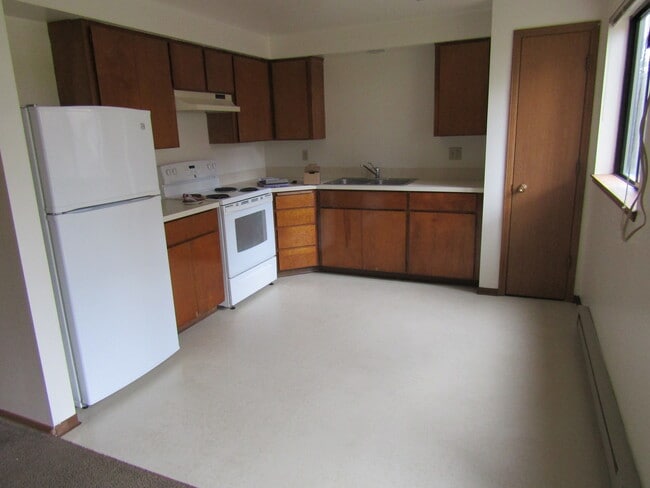 Photo - 2424 University Place