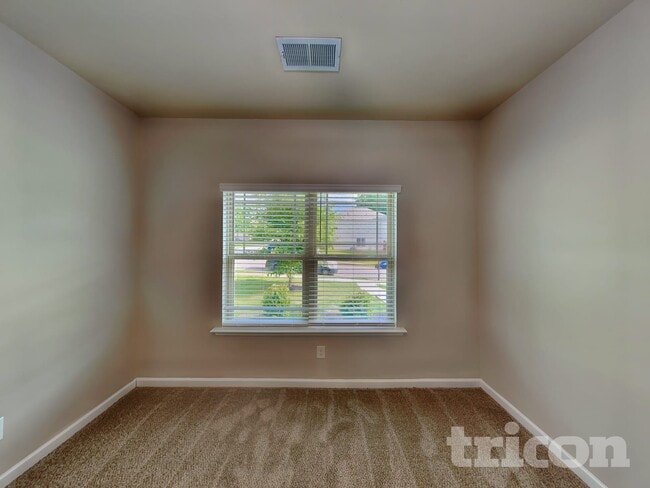 Photo - 207 Stillwood Dr