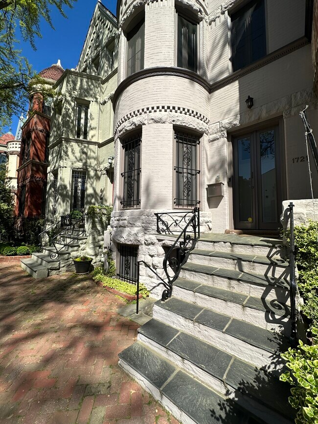 Photo - 1721 Riggs Pl NW