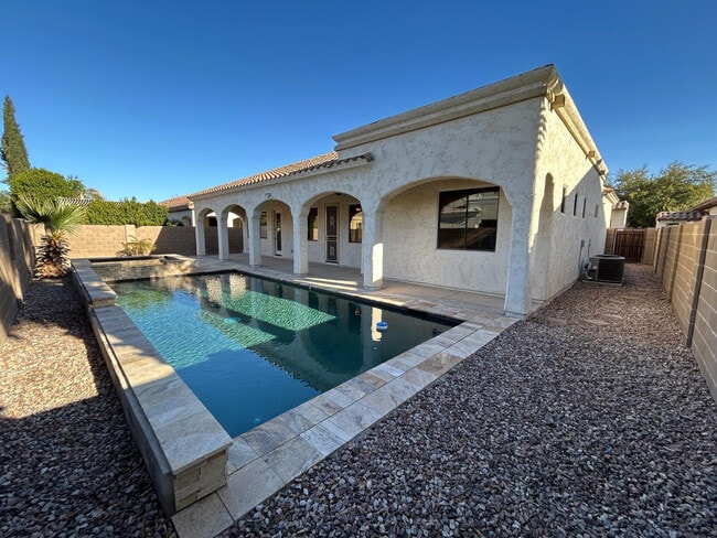 Photo - 831 W Sycamore Ct