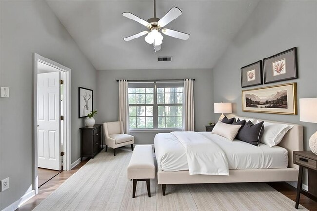 240 Springbottom Ct SE