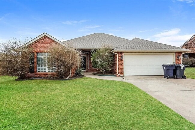 Building Photo - Spacious 4-Bedroom Home with Modern Upgrad...