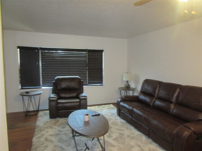 Photo - 3711 Wentworth St