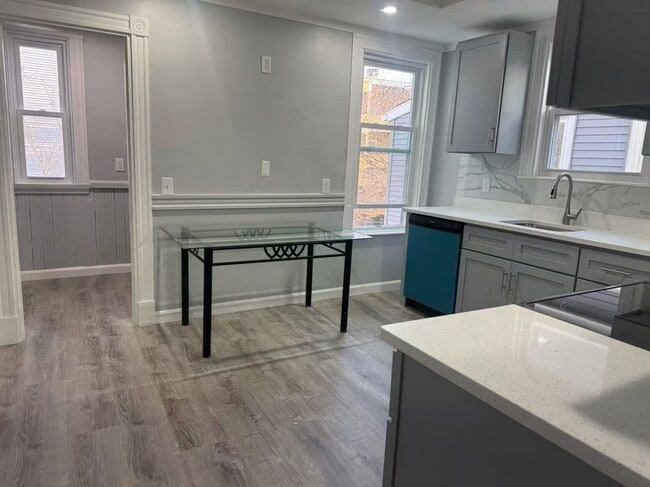 Photo - 43 Bradley St. Unidad 2