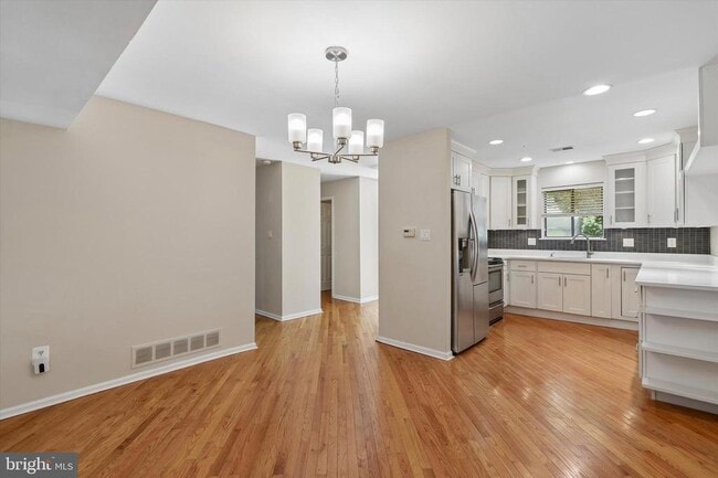 Photo - 156 Eaton Dr