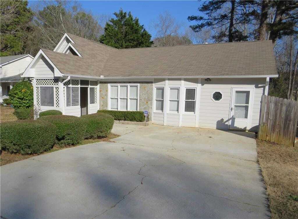 Photo - 5673 La Fleur Trl (Stonecrest, GA)
