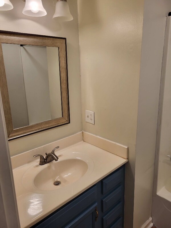 Photo - 680 George Ave