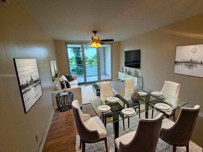 Photo - 9440 Poinciana Pl Unit 406