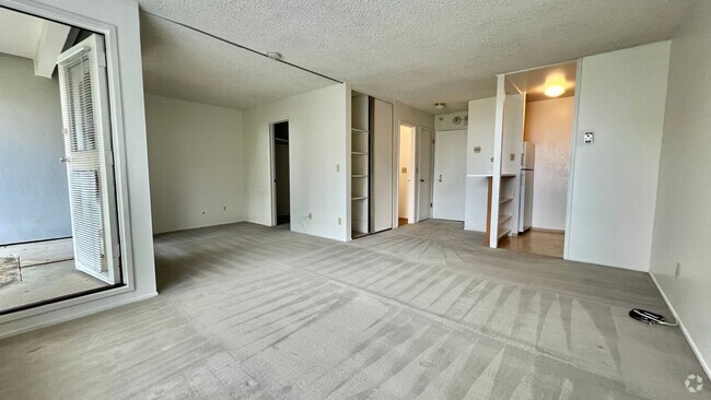 Building Photo - Sweet and cozy studio with a water view! Unit 228 Rental