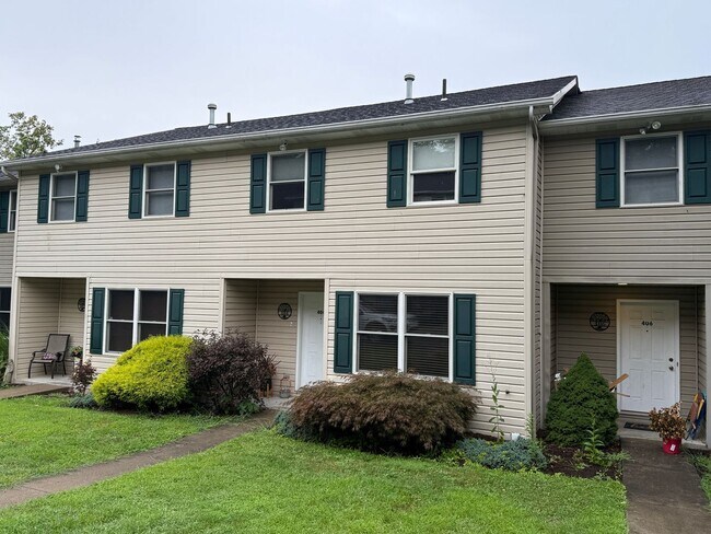 Photo - Beautiful 2 Bedroom Townhome - Only Steps ...