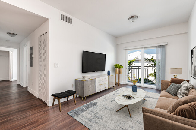 Building Photo - Villages at Lake Worth Rental