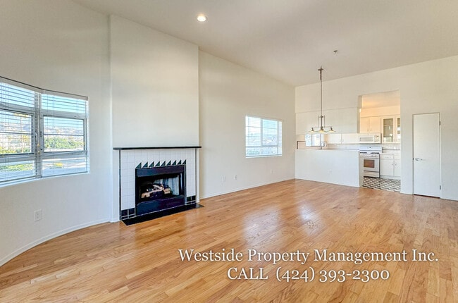 Photo - 133 S Flores St