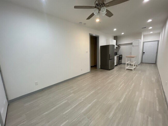 Photo - 5226 Ridgevan St