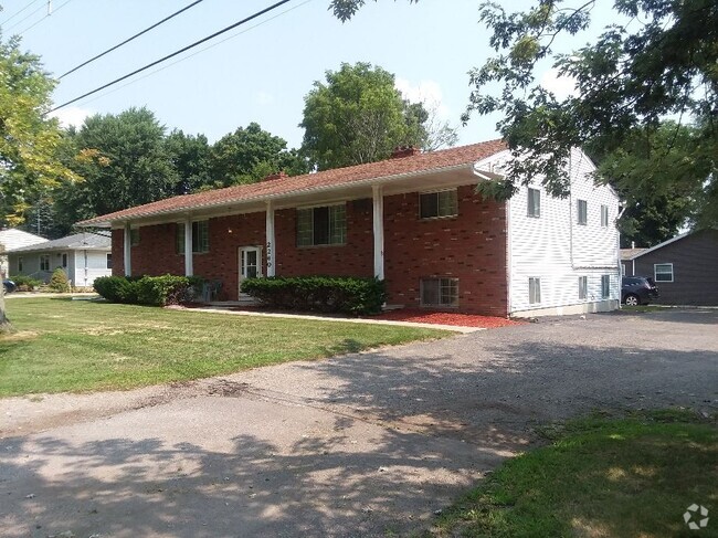 Building Photo - 2260 Park Ln Unit 4 Rental