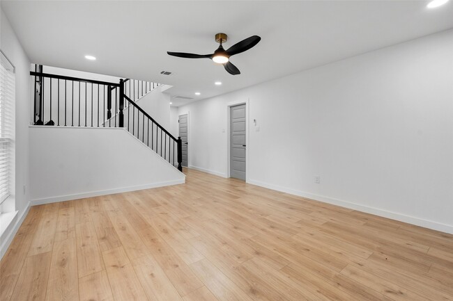 Photo - 8707 Wind Side Dr
