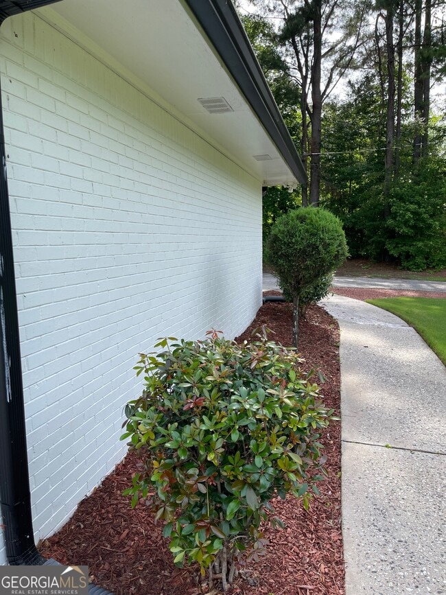 Photo - 558 Kenwood Rd