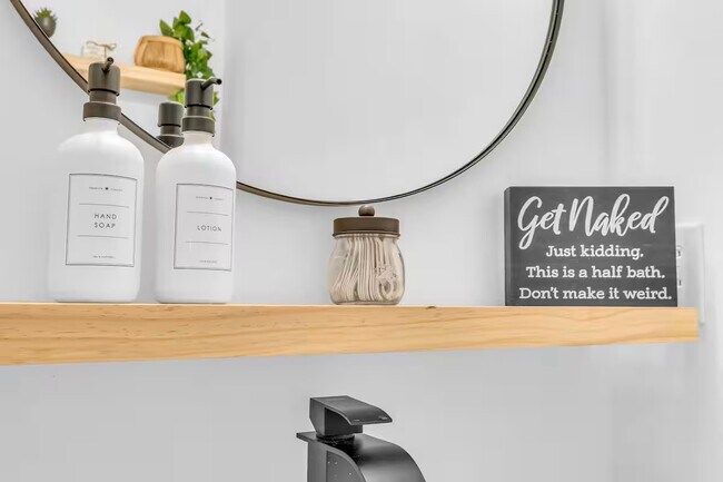 Photo - 1023 Sycamore Green Pl