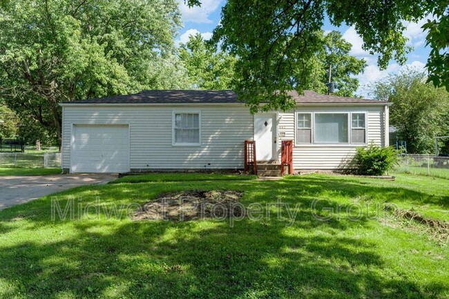 Building Photo - 662 Gleason Dr Rental