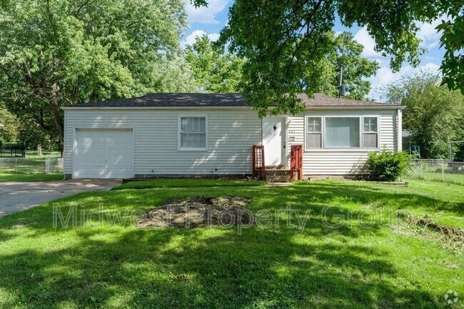 Building Photo - 662 Gleason Dr Rental