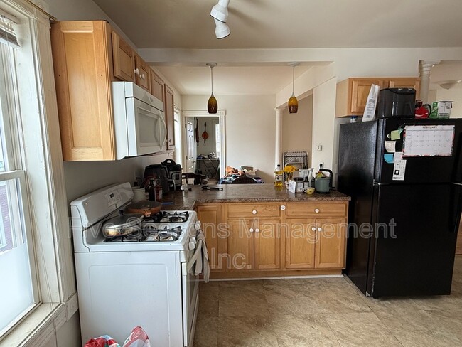 Photo - 384 St Paul St