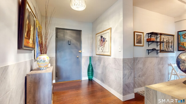 Photo - 25 Cartright St Unit 5D