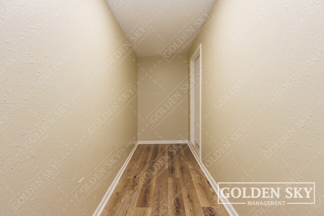 Photo - 1611 S Gharkey St