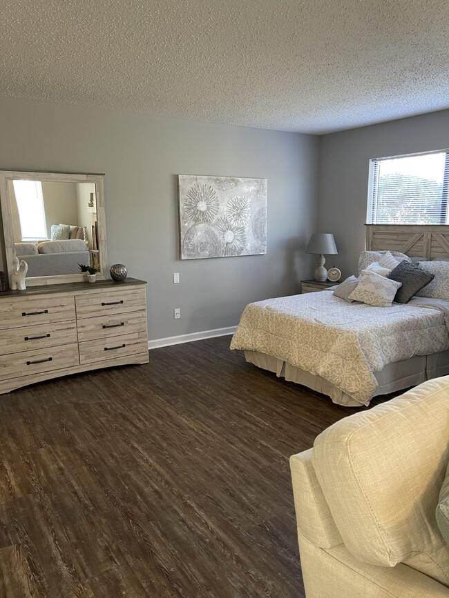 studio - The Pointe at East River Place Apartments
