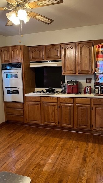 Photo - 647 N May St