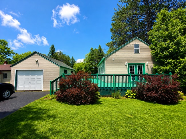 Building Photo - AVAILABLE NOW! - 3 Bed, 1 Bath Home In Cloquet!