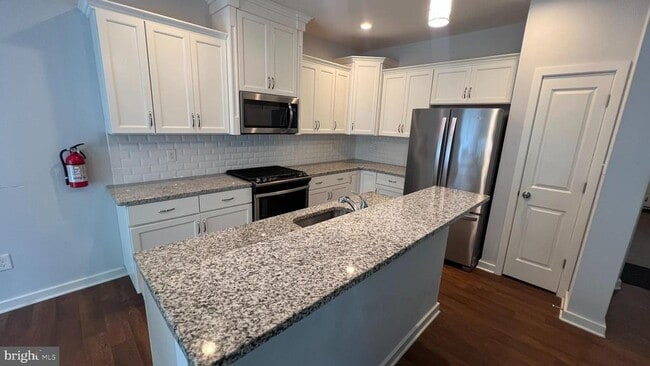 8 Shire Ct