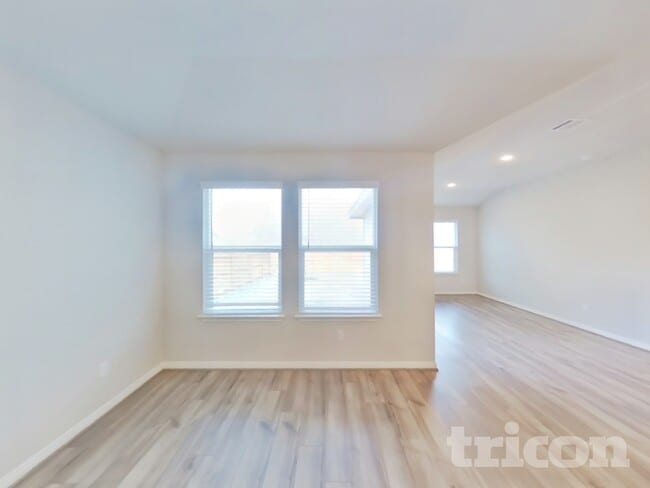 Photo - 13523 Emerson Wy