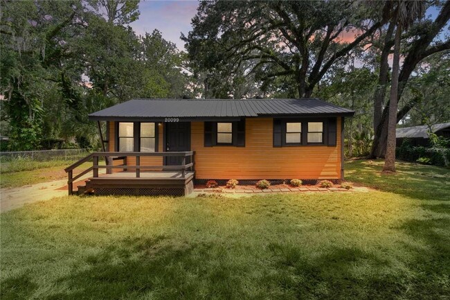 Building Photo - 20099 Oakdale Ave Rental