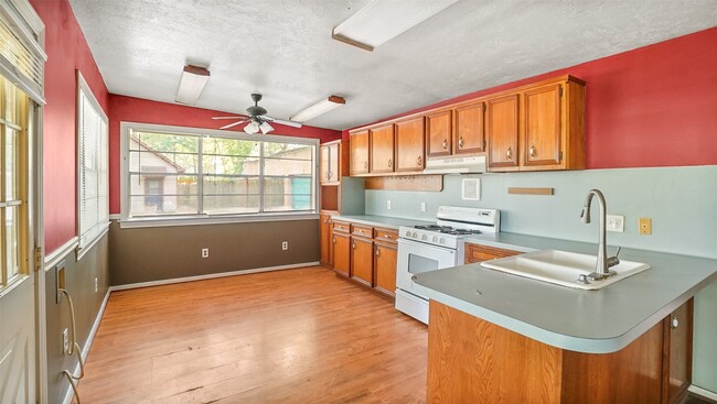 Photo - 314 Commanche Rd