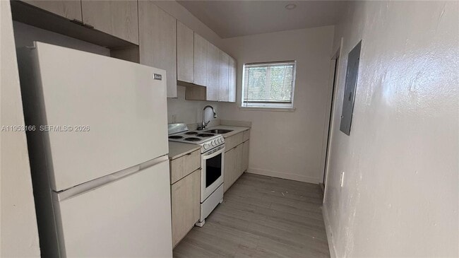 Photo - 7600 Dickens Ave Unit 4