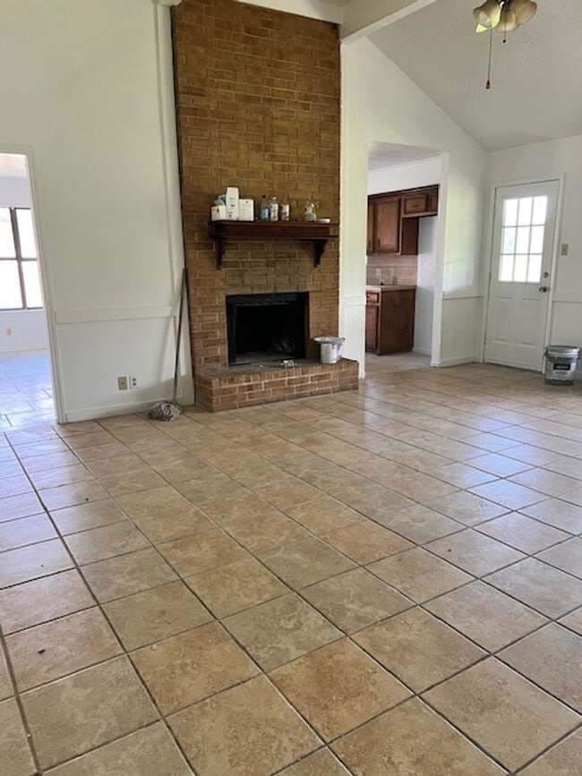 Photo - 3 bed 2 bath, established neighborhood