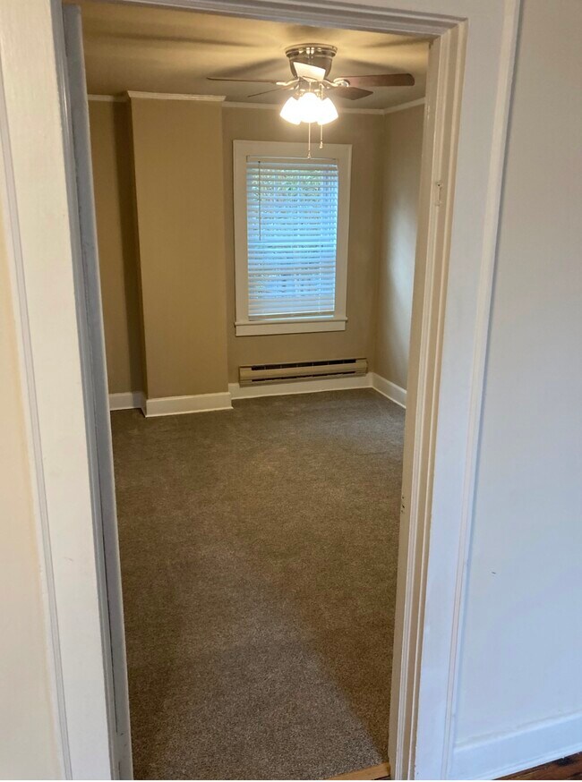 Bedroom - 100 E Fearing St Unit 1