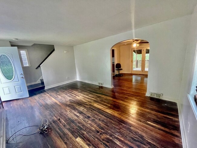 Photo - 5705 Hilltop Ave