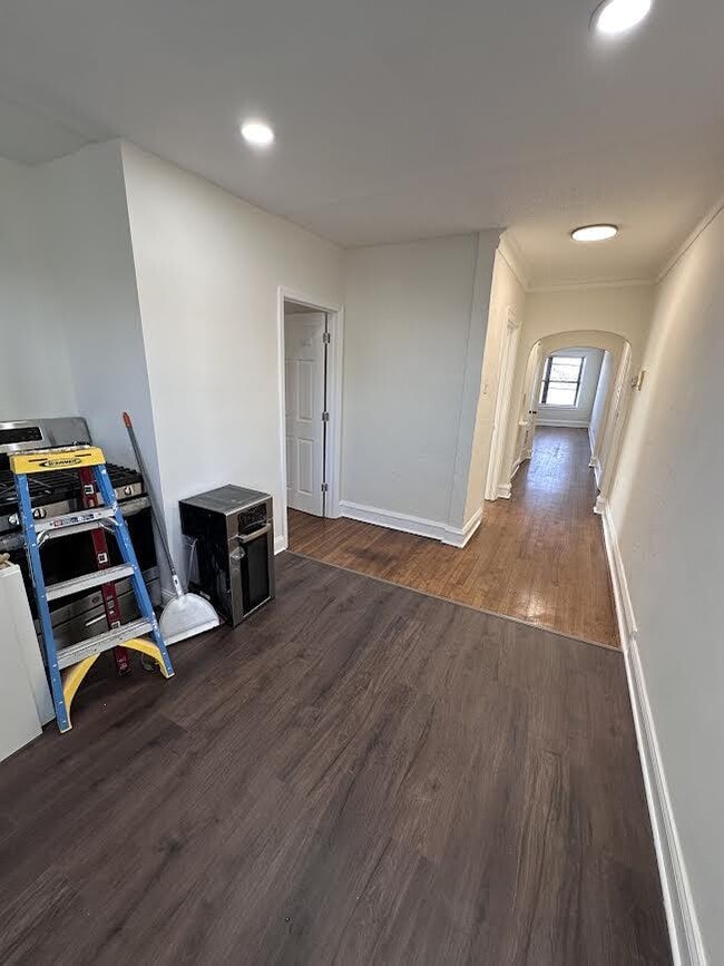 Photo - 3 bedroom in Chicago IL 60625