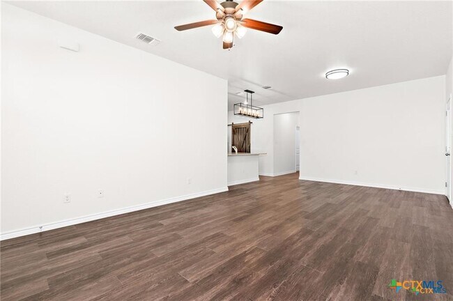 Photo - 5116 Rose Gdn Lp