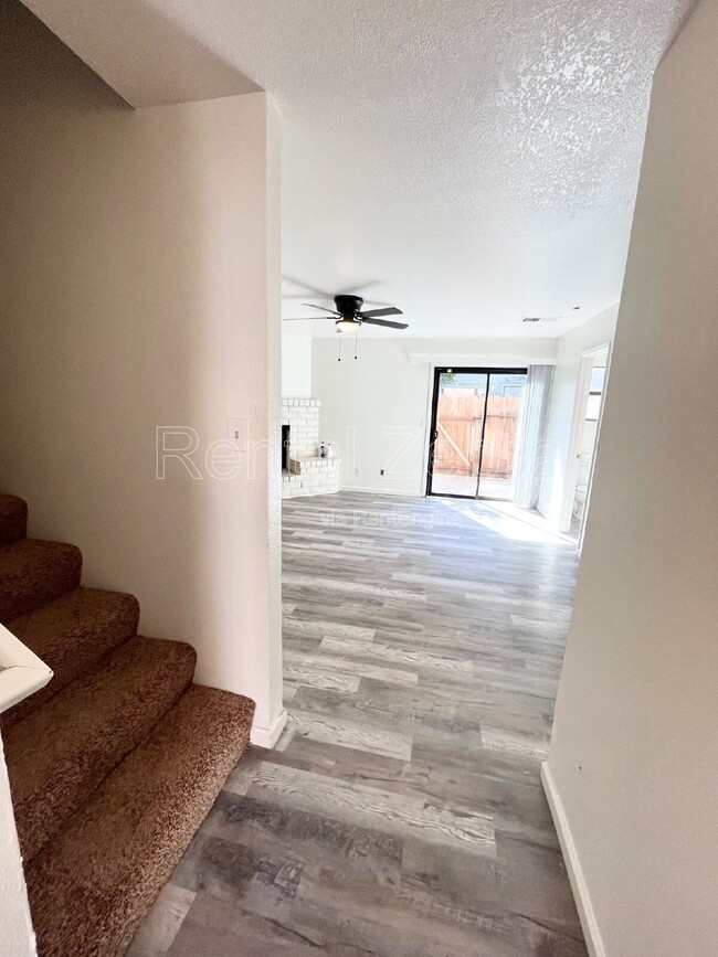 Building Photo - 244 W 19th St Unit B
