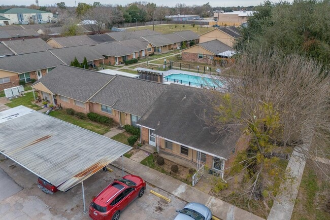 Photo - 3340 Burke Rd Unidad 97