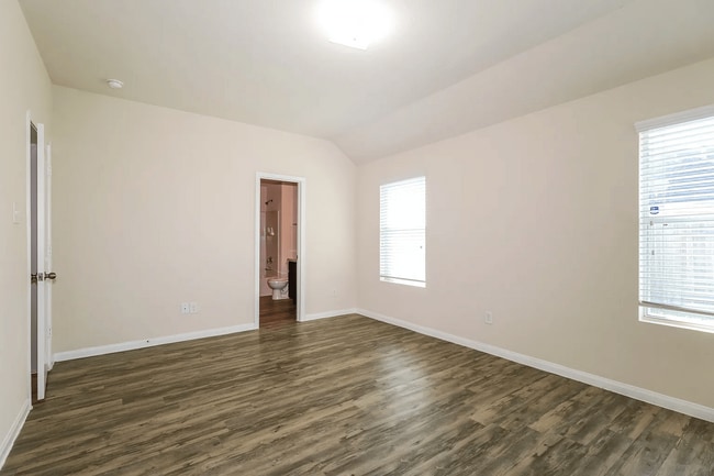 Photo - 915 Doubletree Glen Dr