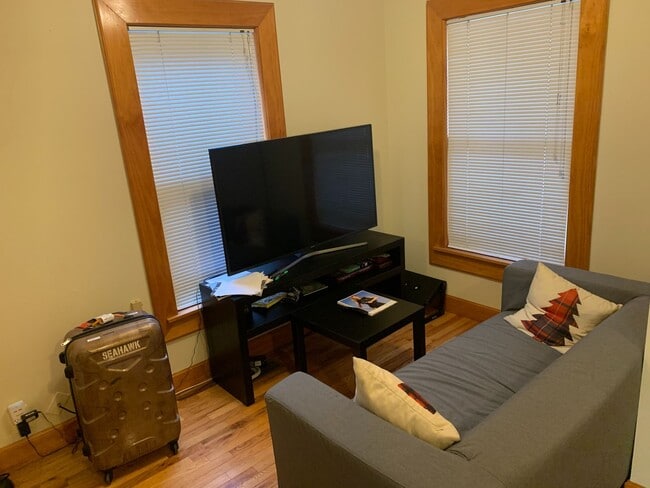 Photo - Varsity Management Unit 01