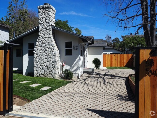 Building Photo - 5046 Loleta Ave Rental