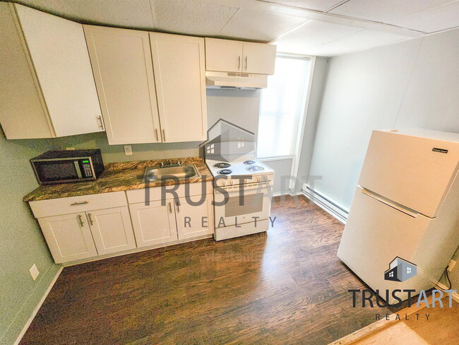 Building Photo - 1347 Sellers St Unit 1f
