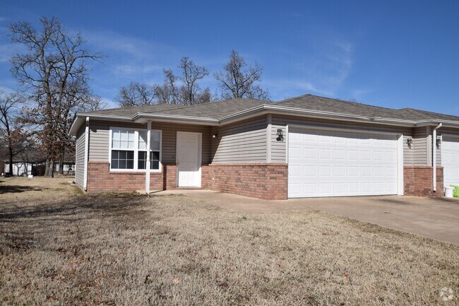 Building Photo - 1717 Redbud Dr Unit 1717 A Redbud Rental