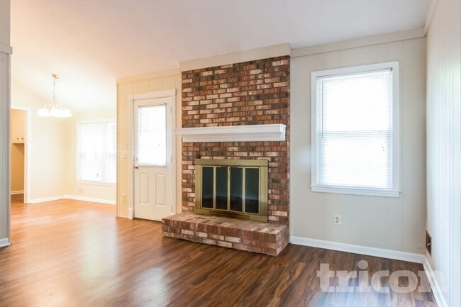 Photo - 208 Southampton Dr