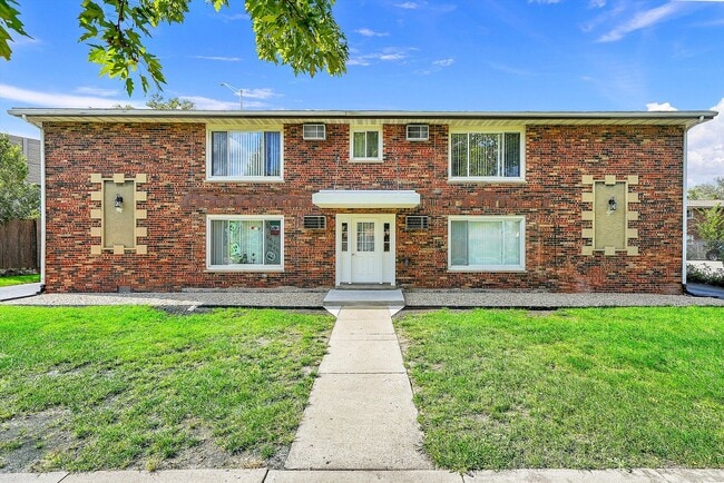 Building Photo - 8210 S 84th Ave Unit 1N